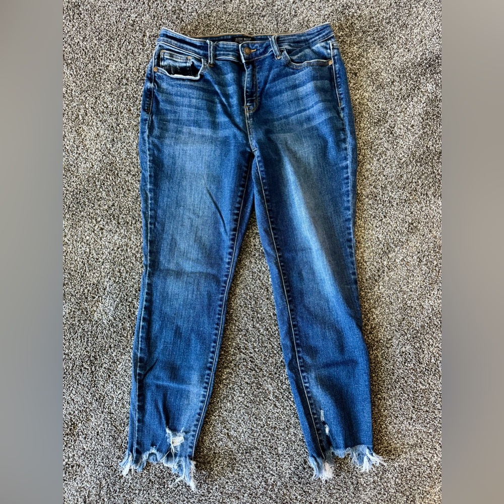 Judy Blue Women’s Slim Fit Jeans With Destroyed Denim Tulip Hem Size 13/31